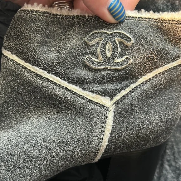 Chanel Interlocking CC Logo Suede Boots - Picture 10 of 11
